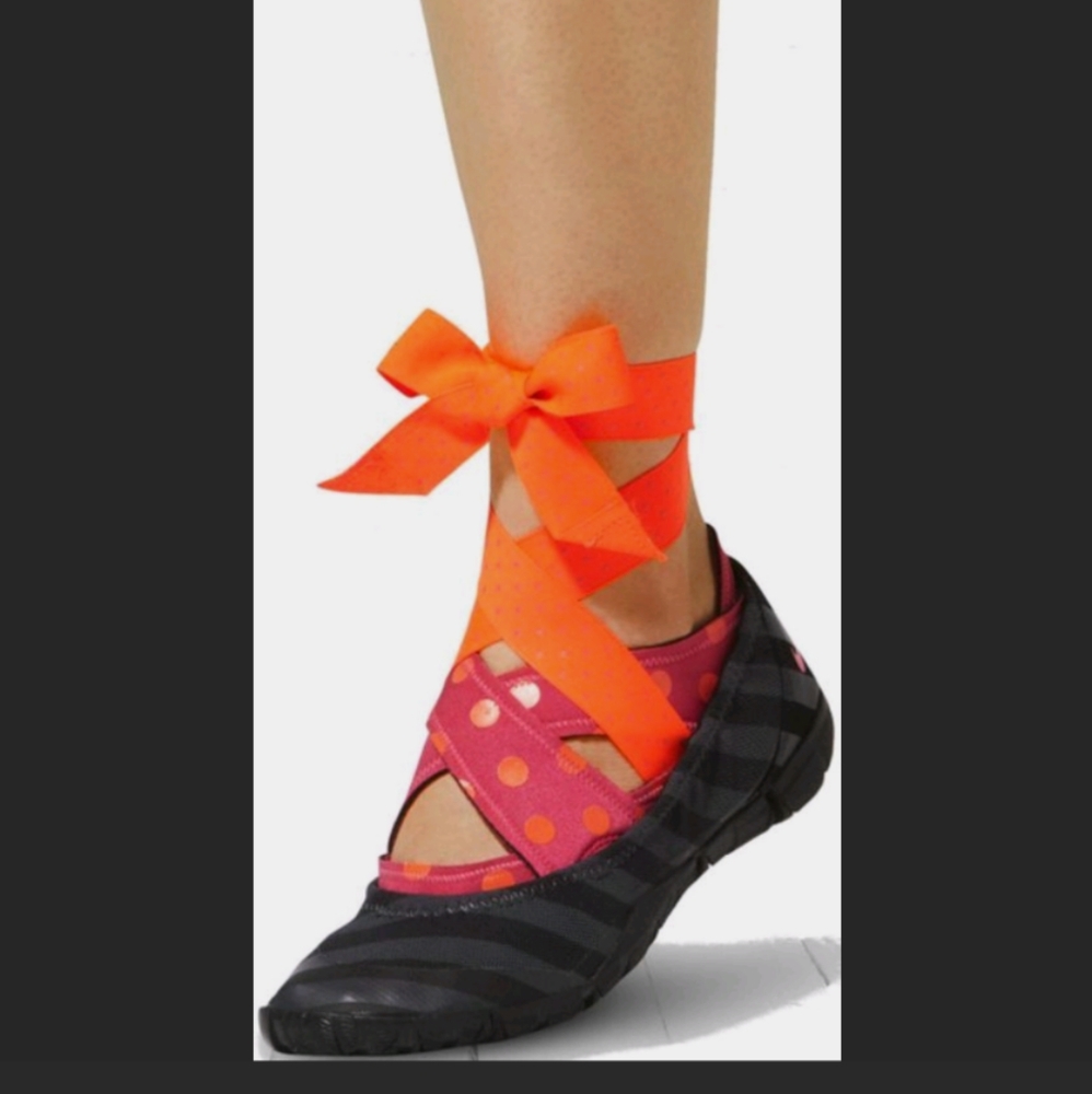 Nike Studio Flats Black and Hot Pink (no wraps)